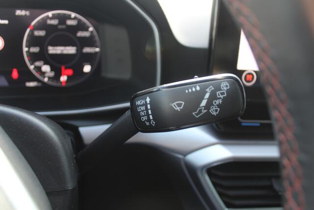 Seat LEON Sportstourer 1.5 TSI FR Apple Carplay/Android Auto l Cruise control l Keyless start l hemelbekleding donker
