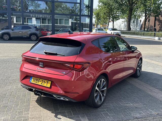 Seat LEON 1.5 eTSI FR STOEL + STUURVERWARMING |ACHTERUIT RIJ CAMERA | KEYLESS | DODEHOEK | APPLECARPLAY\AINDROID AUTO | TREKHAAK | RIJKLAAR GELEVERD MET 12 MND BOVAG GARANTIE | ADAP. CRUISE |