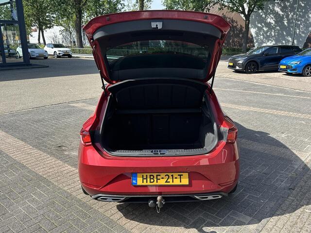 Seat LEON 1.5 eTSI FR STOEL + STUURVERWARMING |ACHTERUIT RIJ CAMERA | KEYLESS | DODEHOEK | APPLECARPLAY\AINDROID AUTO | TREKHAAK | RIJKLAAR GELEVERD MET 12 MND BOVAG GARANTIE | ADAP. CRUISE |