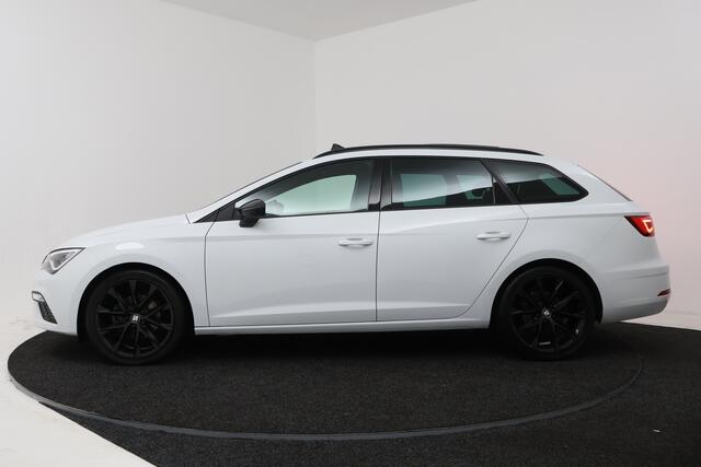 Seat LEON ST 1.5 TSI FR Ultimate Edition Black (PANORAMADAK, STOELVERWARMING, TREKHAAK AF, BEATS AUDIO, DIGITALE COCKPIT)