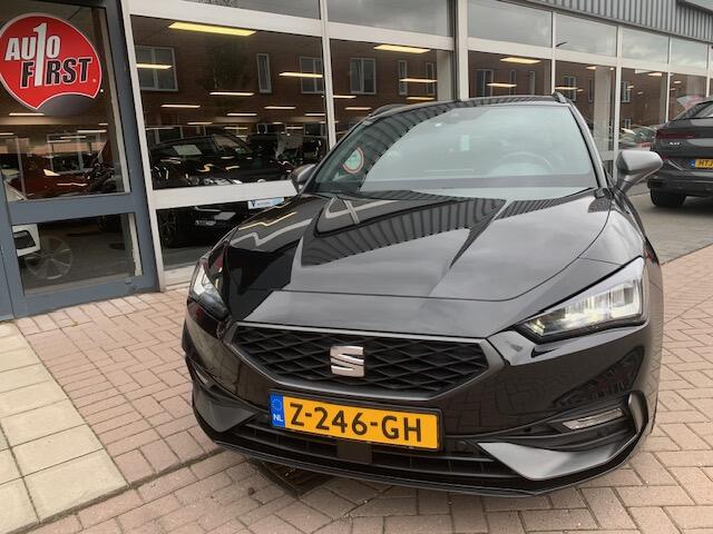 Seat LEON Sportstourer 1.5 eTSI FR, afkoppelbare trekhaak .
