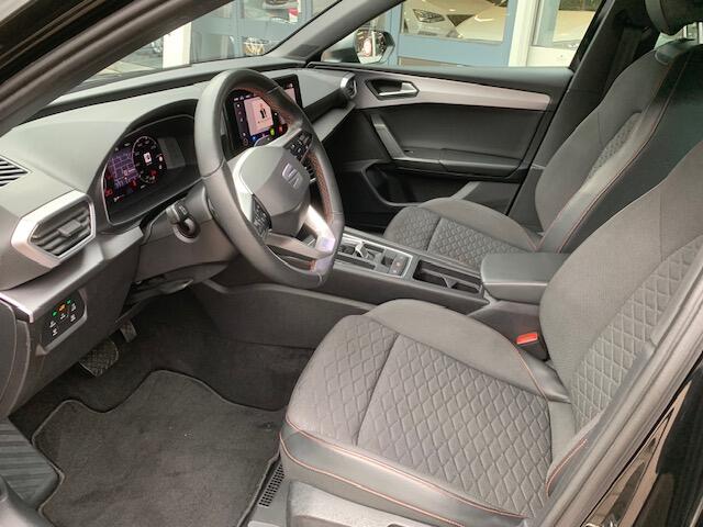 Seat LEON Sportstourer 1.5 eTSI FR, afkoppelbare trekhaak .
