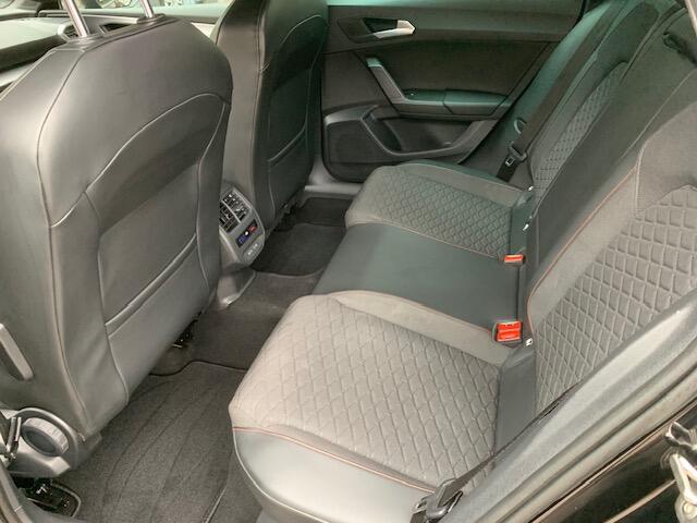 Seat LEON Sportstourer 1.5 eTSI FR, afkoppelbare trekhaak .