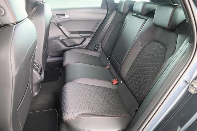 Seat LEON Sportstourer 1.5 TSI e-Hybrid FR PHEV First Edition 204pk | Verlengde garantie | Navigatie | Parkeersensoren | Achteruitrijcamera | Adaptieve cruise control |