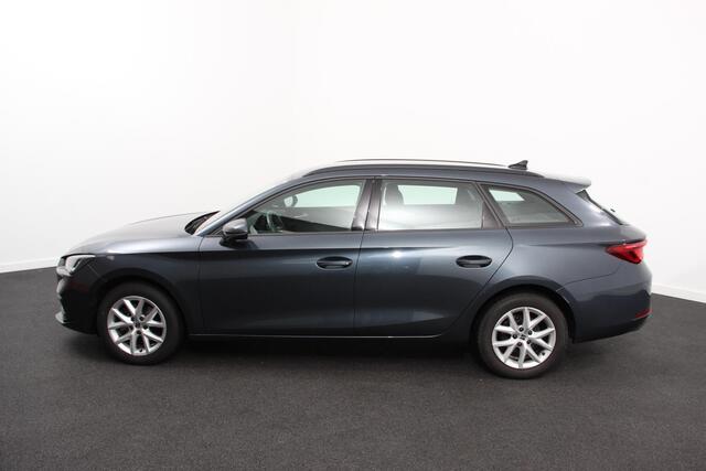 Seat LEON Sportstourer 1.5 eTSI 150pk Automaat Style Navigatie Apple Carplay/Android Auto Adaptive Cruise control Led Lichtmetalen velgen