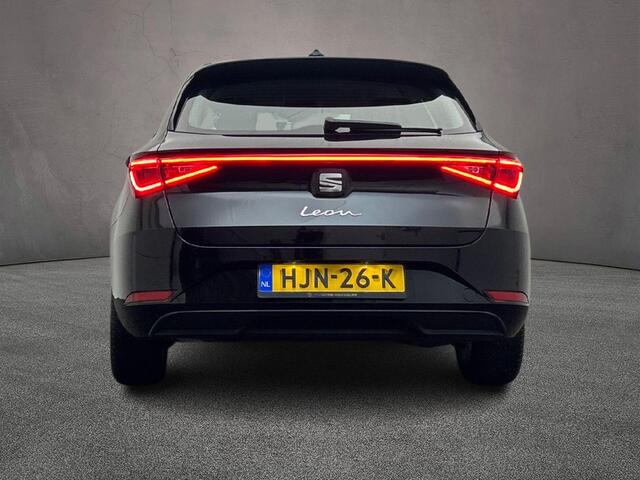 Seat LEON Sportstourer 1.5 TSI Style 115pk, Cruise control, Parkeersensoren, Climate control, App-connect, Airco, DAB-radio, Bluetooth, LED koplampen