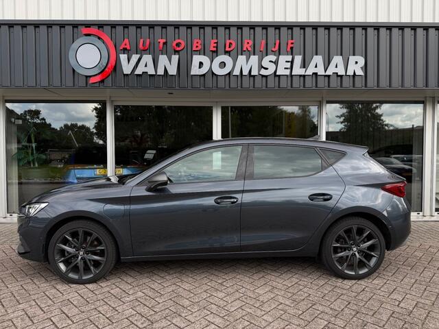 Seat LEON 1.4 TSI eHybrid PHEV FR - 204PK Trekhaak Camera Carplay ACC