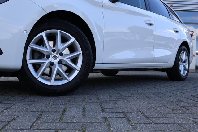 Seat LEON 1.0 TSI STYLE / Navi / Virtual dashboard/ Park-assist / Camera / App-Connect / ACC