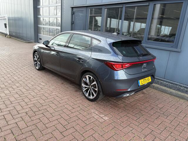 Seat LEON 1.5 eTSi DSG 150pk FR Bns. Intense KEYLESS/CAMERA/VIRTUAL/18INCH/WINTERPACK