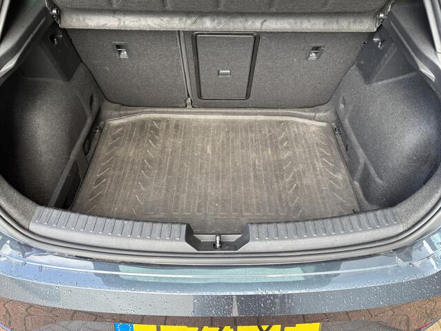 Seat LEON 1.5 eTSi DSG 150pk FR Bns. Intense KEYLESS/CAMERA/VIRTUAL/18INCH/WINTERPACK
