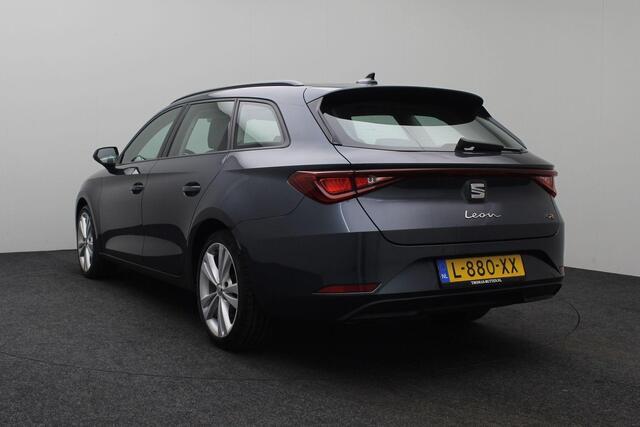 Seat LEON Sportstourer 1.5 TSI Style 2021 NAP | Carplay | Trekhaak | Cruise control | Climate control | Bluetooth | DAB+ | Lichtmetaal 18 inch | PDC | LED | Keyless