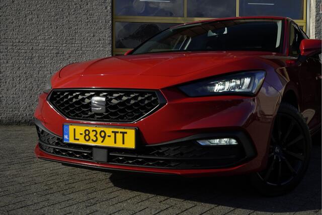 Seat LEON 1.0 TSI 5drs Edition BJ2021 Lmv 17" | Led V+A | Pdc | Elek. trekhaak | App-Connect | Navi | Virtual cockpit | Climate control | Cruise control | Getint glas