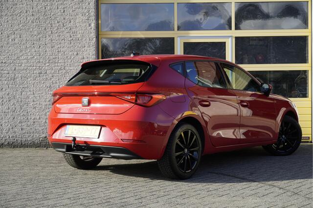Seat LEON 1.0 TSI 5drs Edition BJ2021 Lmv 17" | Led V+A | Pdc | Elek. trekhaak | App-Connect | Navi | Virtual cockpit | Climate control | Cruise control | Getint glas
