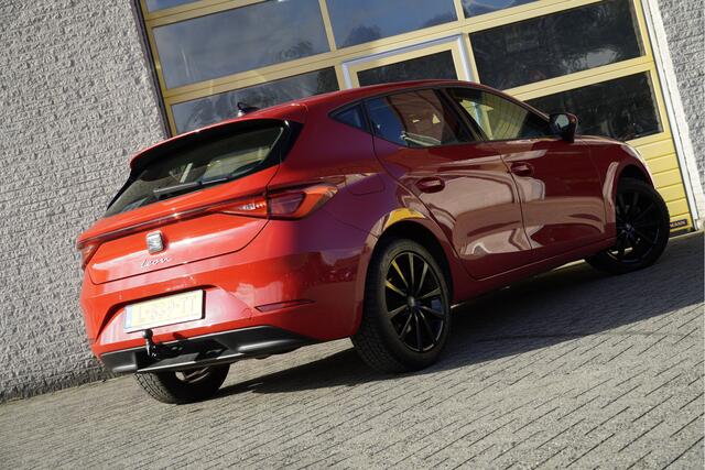 Seat LEON 1.0 TSI 5drs Edition BJ2021 Lmv 17" | Led V+A | Pdc | Elek. trekhaak | App-Connect | Navi | Virtual cockpit | Climate control | Cruise control | Getint glas