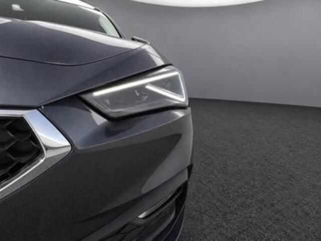 Seat LEON Sportstourer Style Business Intense 1.5 eTSI 115 PK Station | Matrix verlichting | Metallic Lak | Herwaardering!!