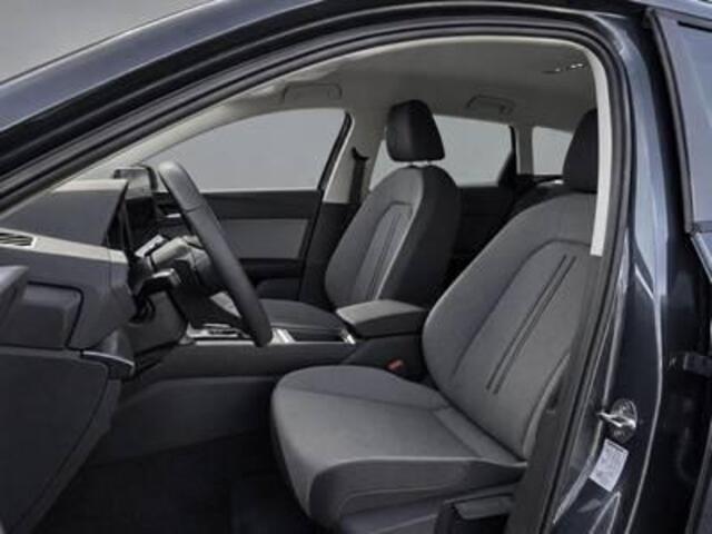 Seat LEON Sportstourer Style Business Intense 1.5 eTSI 115 PK Station | Matrix verlichting | Metallic Lak | Herwaardering!!