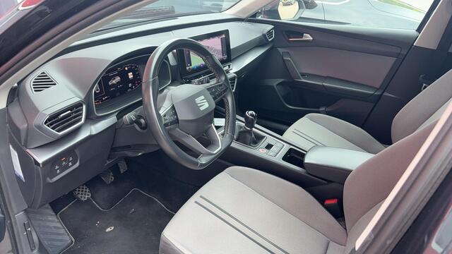 Seat LEON Sportstourer 1.0 TSI Style Business Intense TREKHAAK / CAMERA / CARPLAY / NAVI / CLIMA / PDC / BLUETOOTH / ACC / NL-AUTO