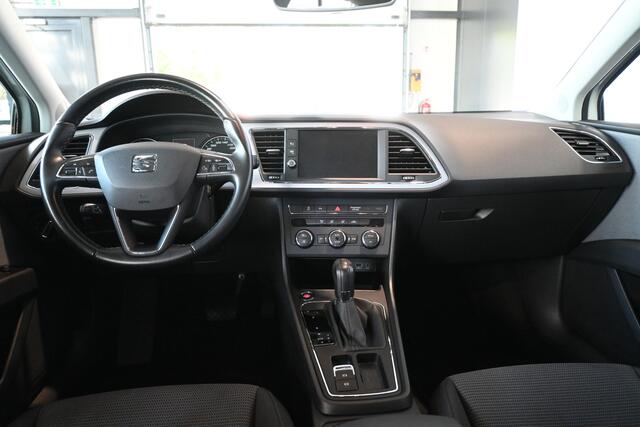 Seat LEON 1.0 EcoTSI Automaat Style Business Intense Clima Cruise control Navigatie PDC Licht metaal Inruil mogelijk