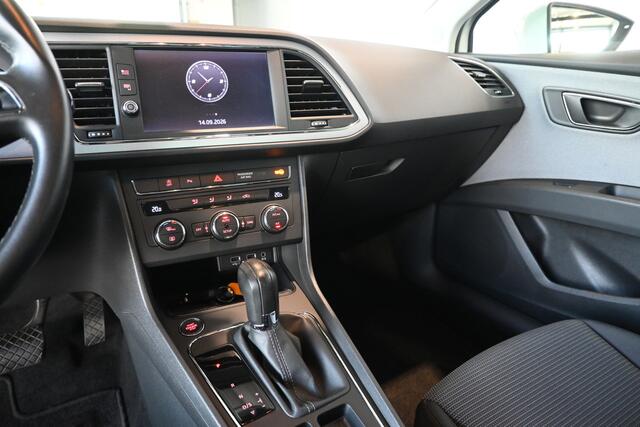 Seat LEON 1.0 EcoTSI Automaat Style Business Intense Clima Cruise control Navigatie PDC Licht metaal Inruil mogelijk