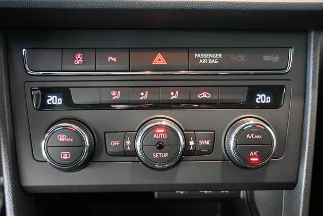 Seat LEON 1.0 EcoTSI Automaat Style Business Intense Clima Cruise control Navigatie PDC Licht metaal Inruil mogelijk