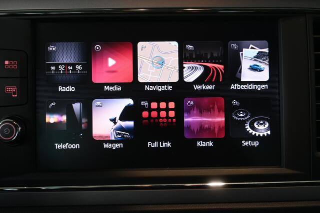 Seat LEON 1.0 EcoTSI Automaat Style Business Intense Clima Cruise control Navigatie PDC Licht metaal Inruil mogelijk