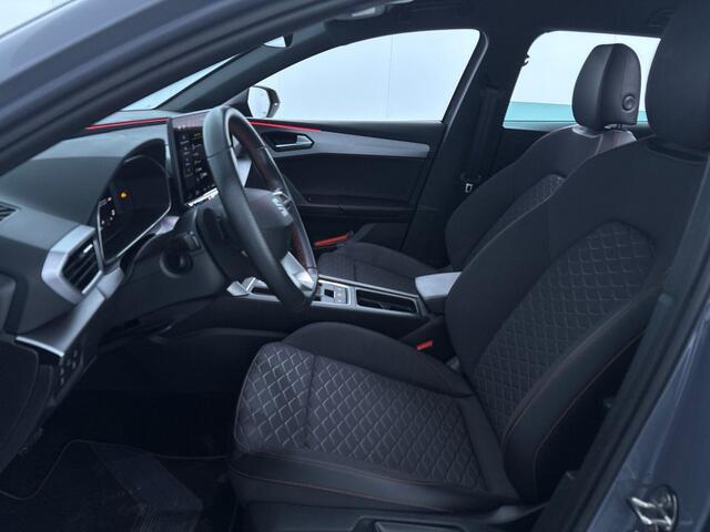 Seat LEON Sportstourer FR Business Intense 1.5 eTSI 150 pk Automaat | Verlengde garantie | Navigatie | Parkeersensoren (Park assist) | Achteruitrijcamera | Autom. airco (3 zones) | Matrix LED koplampen |