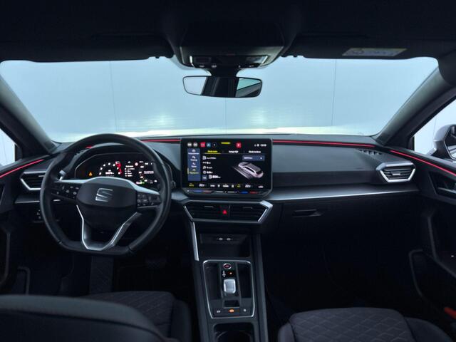 Seat LEON Sportstourer FR Business Intense 1.5 eTSI 150 pk Automaat | Verlengde garantie | Navigatie | Parkeersensoren (Park assist) | Achteruitrijcamera | Autom. airco (3 zones) | Matrix LED koplampen |