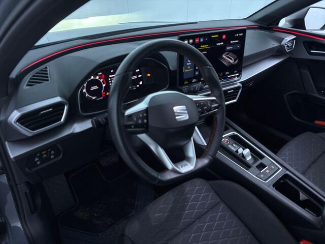 Seat LEON Sportstourer FR Business Intense 1.5 eTSI 150 pk Automaat | Verlengde garantie | Navigatie | Parkeersensoren (Park assist) | Achteruitrijcamera | Autom. airco (3 zones) | Matrix LED koplampen |