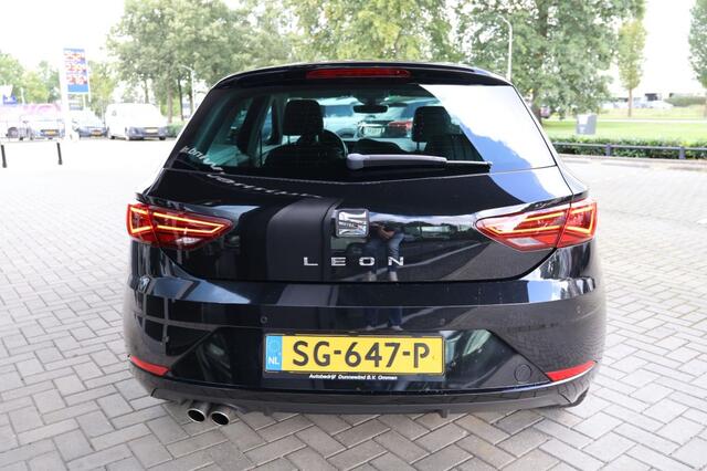 Seat LEON 1.4 TSI Xcellence DSG*LED*TREKHAAK*CARPLAY*CRUISE*CLIMA*WINTERSET*KEYLESS