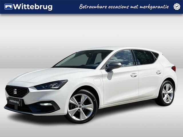 Seat LEON 1.4 TSI eHybrid PHEV FR / SOH 97% / Navigatie / LED / Parkeersensoren A / Digital cockpit / Verwarmb stoelen / 17''LMV
