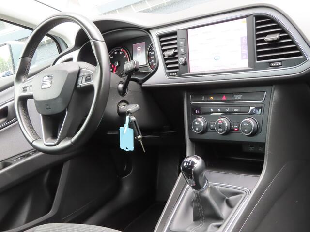 Seat LEON ST 1.0 EcoTSI Style | trekhaak | LED | camera | parkeersensoren voor + achter |
