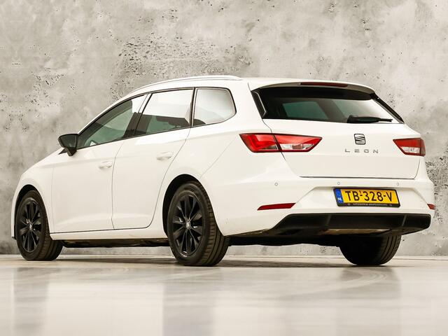 Seat LEON 1.0 EcoTSI Intense Sport Automaat (APPLE CARPLAY, NAVIGATIE, CLIMATE, KEYLESS, SPORTSTOELEN, PARKEERSENSOREN, GETINT GLAS, CRUISE, NIEUWSTAAT)