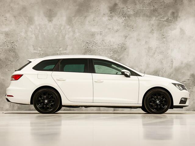 Seat LEON 1.0 EcoTSI Intense Sport Automaat (APPLE CARPLAY, NAVIGATIE, CLIMATE, KEYLESS, SPORTSTOELEN, PARKEERSENSOREN, GETINT GLAS, CRUISE, NIEUWSTAAT)