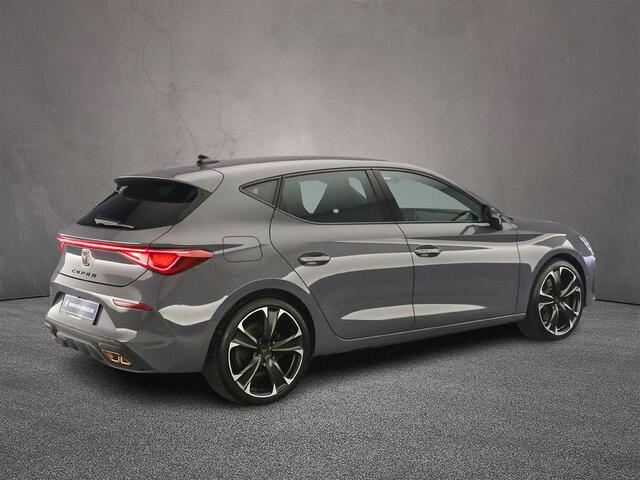 Seat LEON 1.4 e-Hybrid VZ Business 245pk DSG Automaat, Adaptive cruise control, Stoelverwarming, Stuurverwarming, Achteruitrijcamera, Dodehoeksensoren, Parkeersensoren, Navigatie, App-connect, LED koplampen