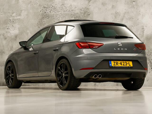 Seat LEON 1.4 TSI FR Intense Sport 150Pk Automaat (SCHUIFDAK, APPLE CARPLAY, KEYLESS, CAMERA, STOELVERWARMING, LEDER/ALCANTARA, GETINT GLAS, LED KOPLAMPEN, MODE KNOP, CRUISE, SFEERVERLICHTING, NIEUWSTAAT)