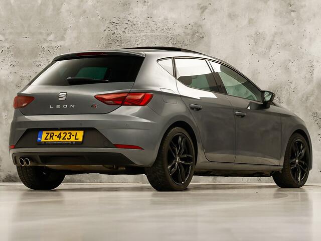 Seat LEON 1.4 TSI FR Intense Sport 150Pk Automaat (SCHUIFDAK, APPLE CARPLAY, KEYLESS, CAMERA, STOELVERWARMING, LEDER/ALCANTARA, GETINT GLAS, LED KOPLAMPEN, MODE KNOP, CRUISE, SFEERVERLICHTING, NIEUWSTAAT)