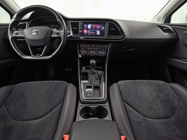 Seat LEON 1.4 TSI FR Intense Sport 150Pk Automaat (SCHUIFDAK, APPLE CARPLAY, KEYLESS, CAMERA, STOELVERWARMING, LEDER/ALCANTARA, GETINT GLAS, LED KOPLAMPEN, MODE KNOP, CRUISE, SFEERVERLICHTING, NIEUWSTAAT)