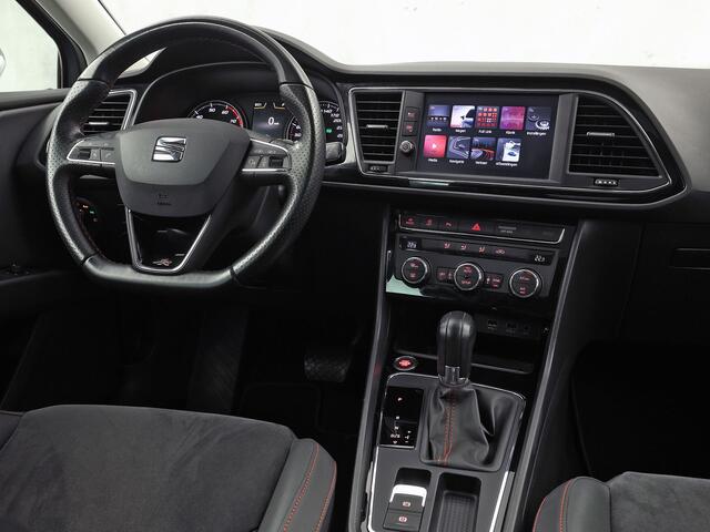 Seat LEON 1.4 TSI FR Intense Sport 150Pk Automaat (SCHUIFDAK, APPLE CARPLAY, KEYLESS, CAMERA, STOELVERWARMING, LEDER/ALCANTARA, GETINT GLAS, LED KOPLAMPEN, MODE KNOP, CRUISE, SFEERVERLICHTING, NIEUWSTAAT)