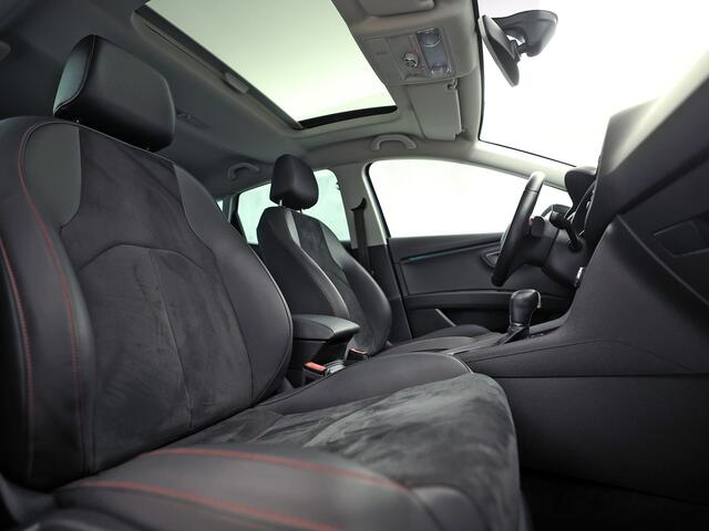 Seat LEON 1.4 TSI FR Intense Sport 150Pk Automaat (SCHUIFDAK, APPLE CARPLAY, KEYLESS, CAMERA, STOELVERWARMING, LEDER/ALCANTARA, GETINT GLAS, LED KOPLAMPEN, MODE KNOP, CRUISE, SFEERVERLICHTING, NIEUWSTAAT)