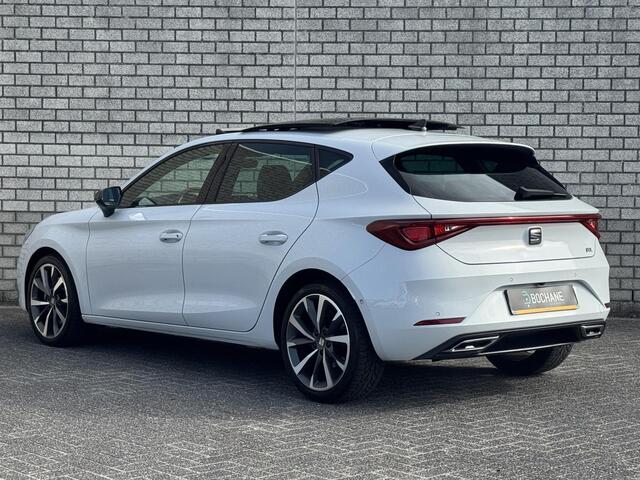 Seat LEON 1.5 eTSI FR Launch Edition | Schuif /- kanteldak | Stuur / Stoelverwarming | Achteruitrijcamera |