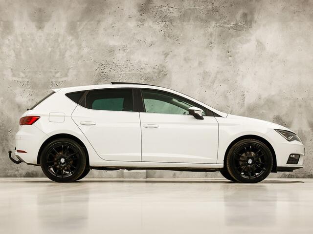 Seat LEON 1.4 TSI ACT FR Dynamic X Sport 150Pk Automaat (PANORAMADAK, NAVIGATIE, LEDER/ALCANTARA, STOELVERWARMING, ADAPTIVE CRUISE, GETINT GLAS, LED KOPLAMPEN, NIEUWSTAAT)