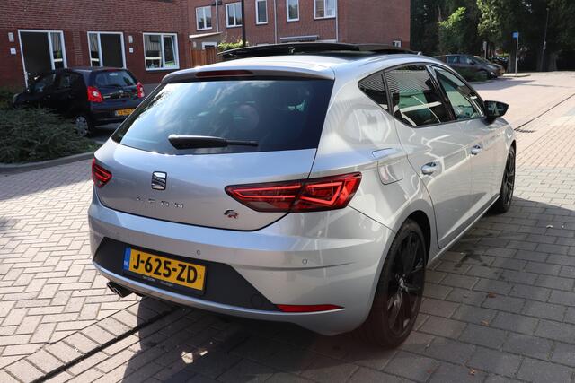 Seat LEON 1.5 TSI FR Ultimate Edition Black. Automaat , panoramadak.