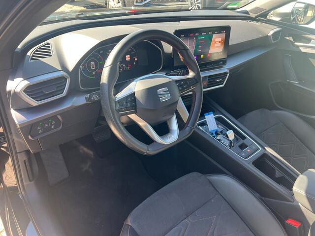 Seat LEON 1.4 TSI eHybrid PHEV FR virtual cockpit, navi, pano, memory stoelen