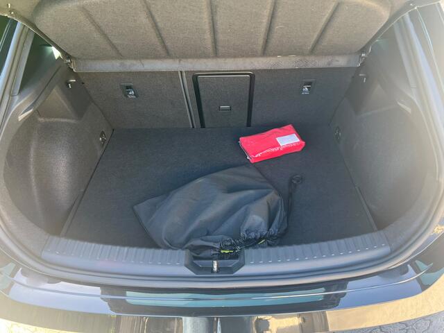 Seat LEON 1.4 TSI eHybrid PHEV FR virtual cockpit, navi, pano, memory stoelen