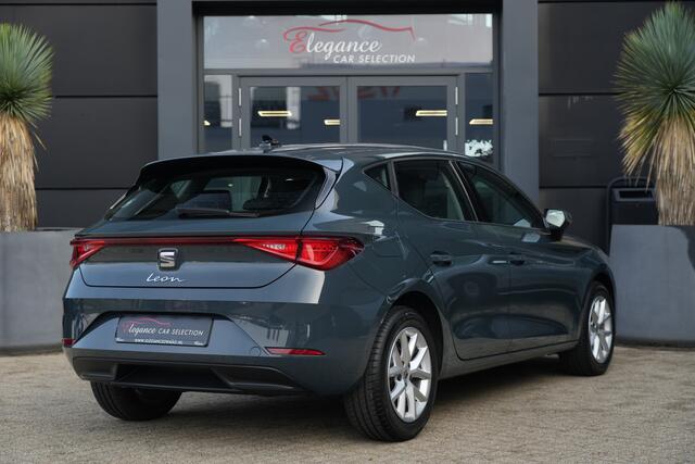 Seat LEON 1.5 TSI Style | 115 PK | Apple CarPlay/Android Auto | Voorstoelen verwarmd | LED koplampen SEAT Leon 1.5 TSI Style 115 PK met 1.5-liter viercilinder benzinemotor, Apple CarPlay/Android Auto, automatische airconditioning, cruise control, keyless start, verwarmde comfortstoelen, park – foto 2