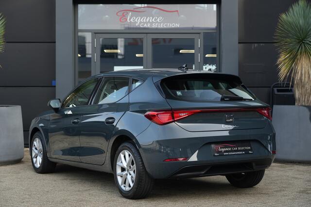 Seat LEON 1.5 TSI Style | 115 PK | Apple CarPlay/Android Auto | Voorstoelen verwarmd | LED koplampen SEAT Leon 1.5 TSI Style 115 PK met 1.5-liter viercilinder benzinemotor, Apple CarPlay/Android Auto, automatische airconditioning, cruise control, keyless start, verwarmde comfortstoelen, park – foto 7