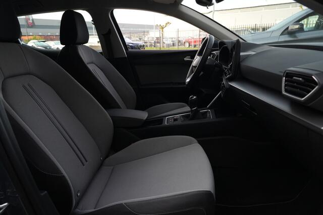 Seat LEON 1.5 TSI Style | 115 PK | Apple CarPlay/Android Auto | Voorstoelen verwarmd | LED koplampen SEAT Leon 1.5 TSI Style 115 PK met 1.5-liter viercilinder benzinemotor, Apple CarPlay/Android Auto, automatische airconditioning, cruise control, keyless start, verwarmde comfortstoelen, park – foto 9