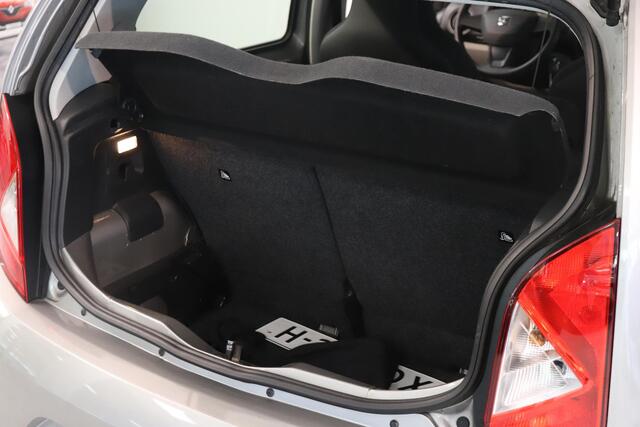 Seat MII 1.0 Style Intense | Airco | Parkeersensor | Trekhaak | Stoelverwarming | Bluetooth | Cruise control |