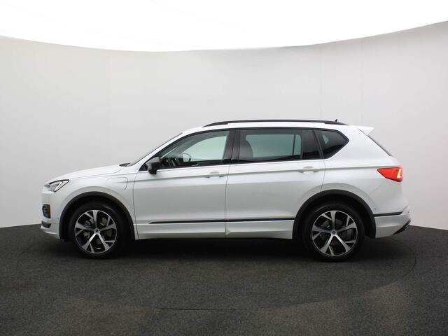 Seat Tarraco FR Business 1.4 TSI e-Hybrid 245pk DSG Automaat Adaptive cruise control, Navigatie, Achteruitrijcamera, LED verlichting, Stuurwiel verwarmd, Parkeersensoren