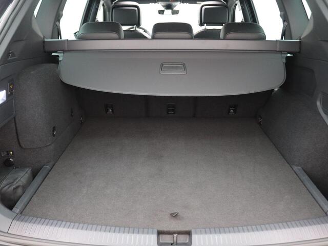 Seat Tarraco 1.4 TSI e-Hybrid PHEV Xperience 245PK DSG full led, trekhaak, standkachel, 360gr. camera, schuif-kanteldak, adaptive cruise, side assist, stoelverwarming voor & achter, alarm, keyless, 20" lichtmetaal